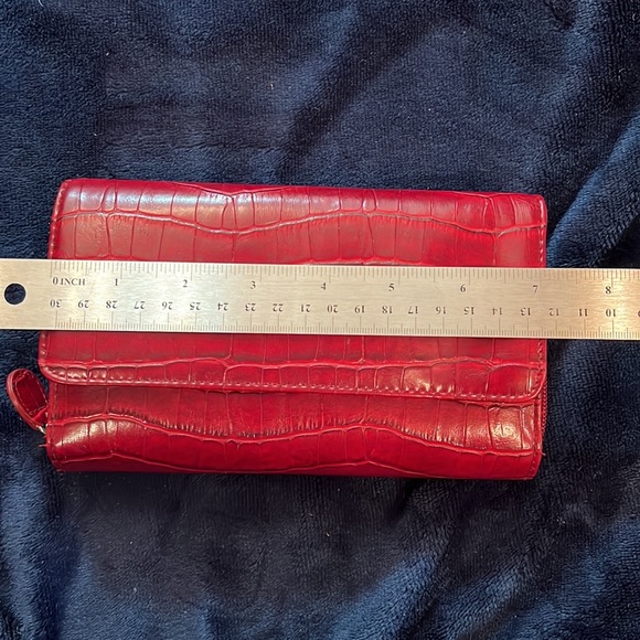 RED CROC EMBOSSED WALLET - Picture 12 of 13